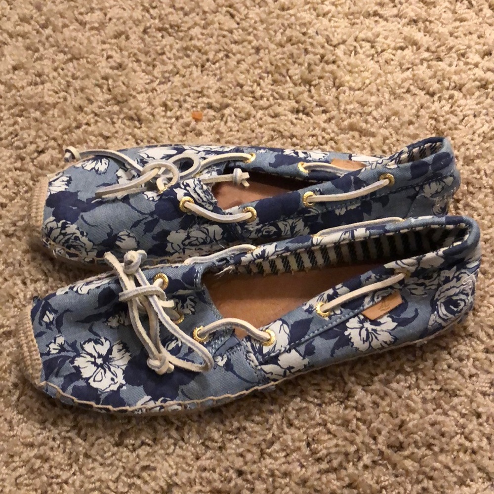 Size 7.5 sperrys shoes vguc